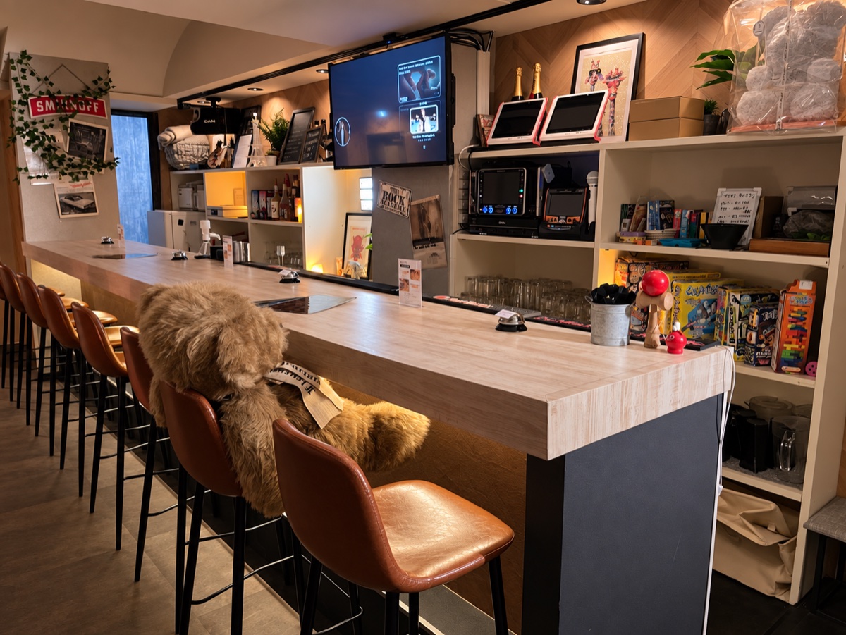 一人でも過ごしやすいbar P/Wのカウンター席